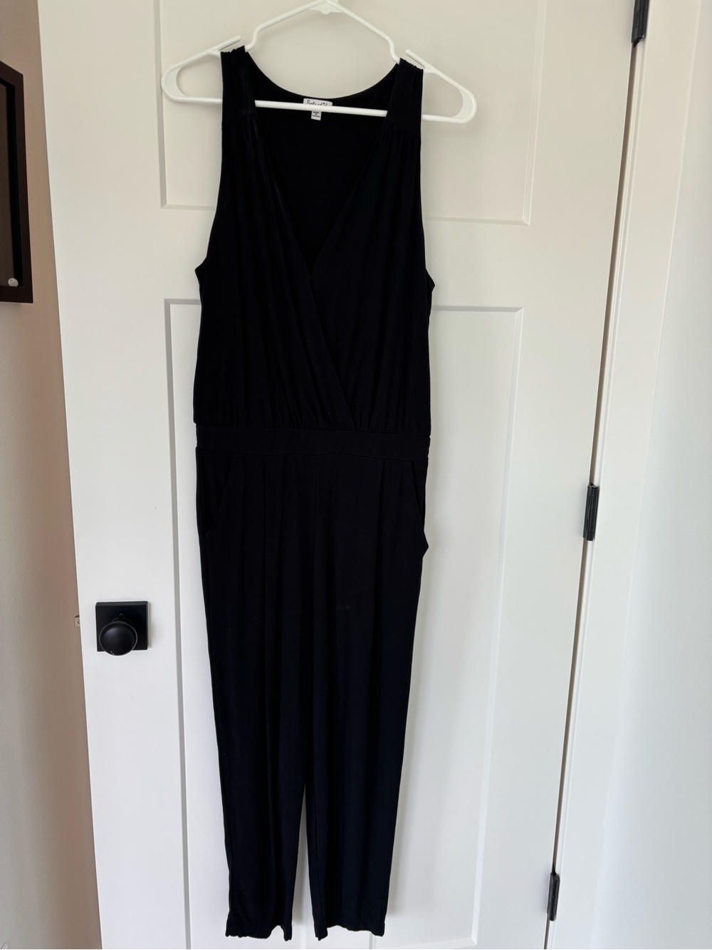 Anthropologie Splendid Black Crop Sleeveless V-Neck Jumpsuit small